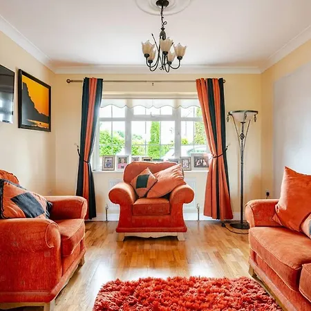 Гостевой дом Spacious By Lough Rynn Castle Wedding Venue *