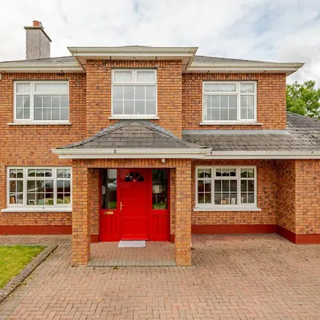 Spacious By Lough Rynn Castle Wedding Venue * Mohill