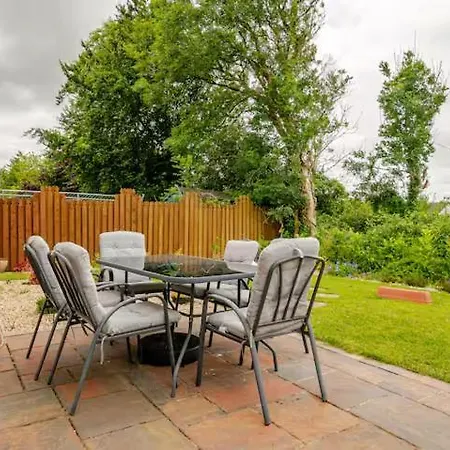 Spacious By Lough Rynn Castle Wedding Venue Гостевой дом *